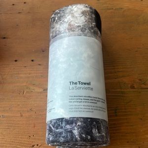 Lululemon The Towel large.